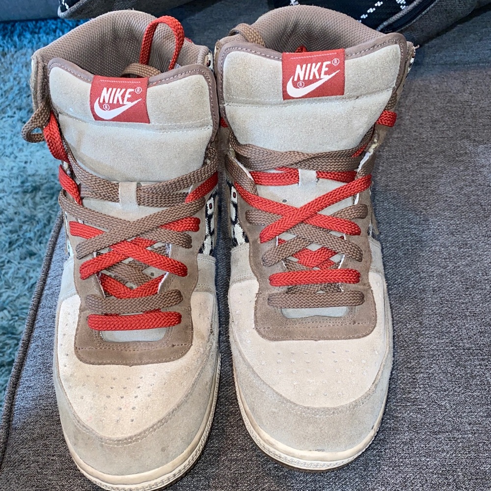 Women Nike top sneakers size 12